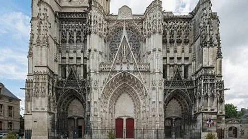 La cathédrale de Troyes sonne pour l'Ukraine